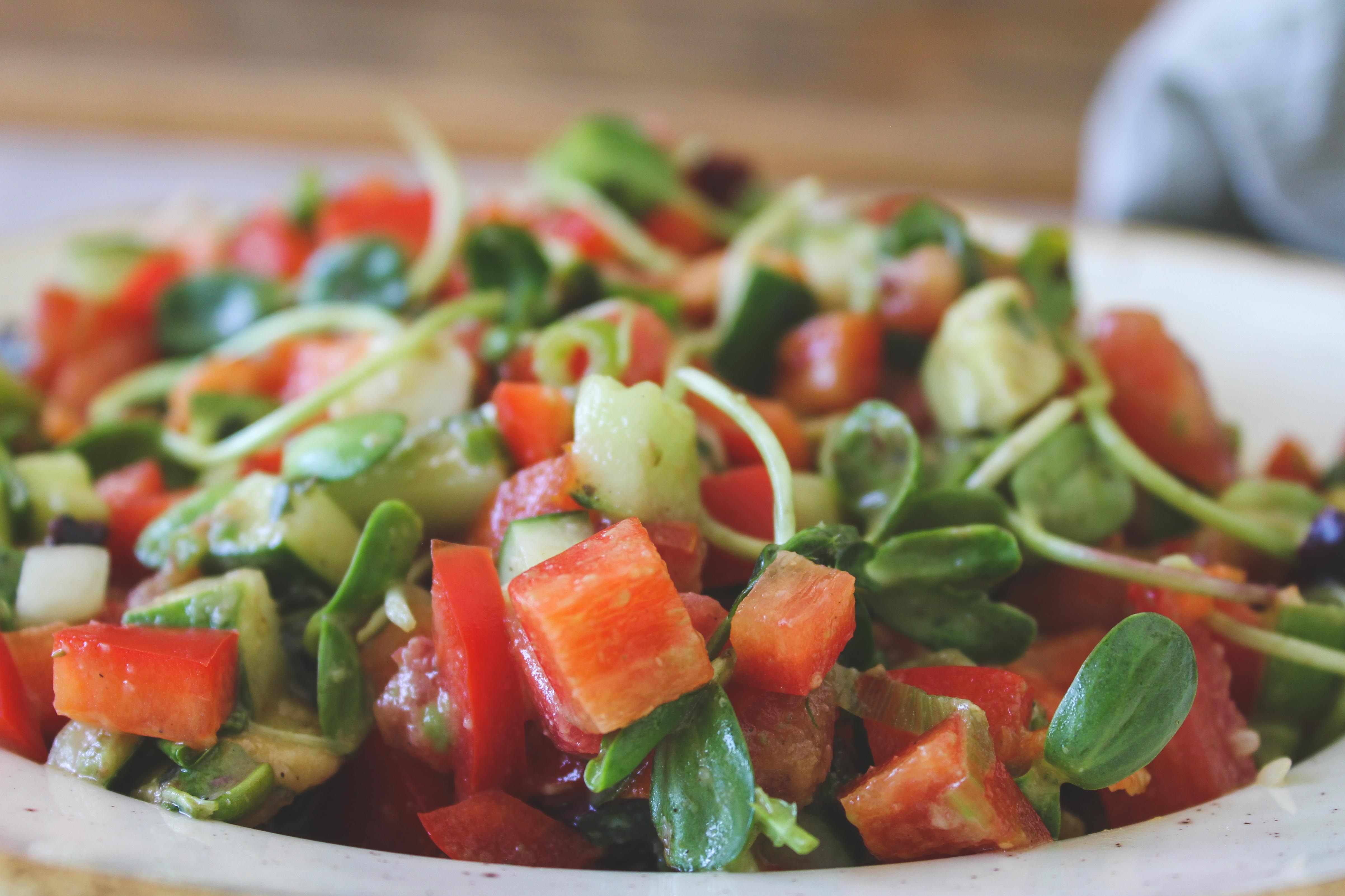 Recette Minceur Une Salade Compose De Concombres De Tomates Et D